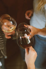 Indlæs billede til gallerivisning Privat vinsmagning hjemme hos dig med 4 vine